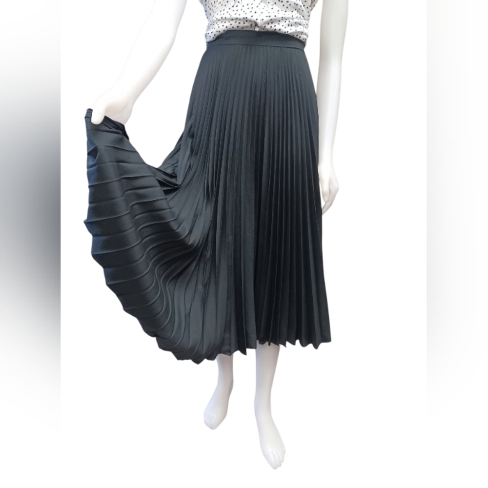 Fendi Montreal EUC Pleated Black Midi Skirt Size 8 - Picture 1 of 9